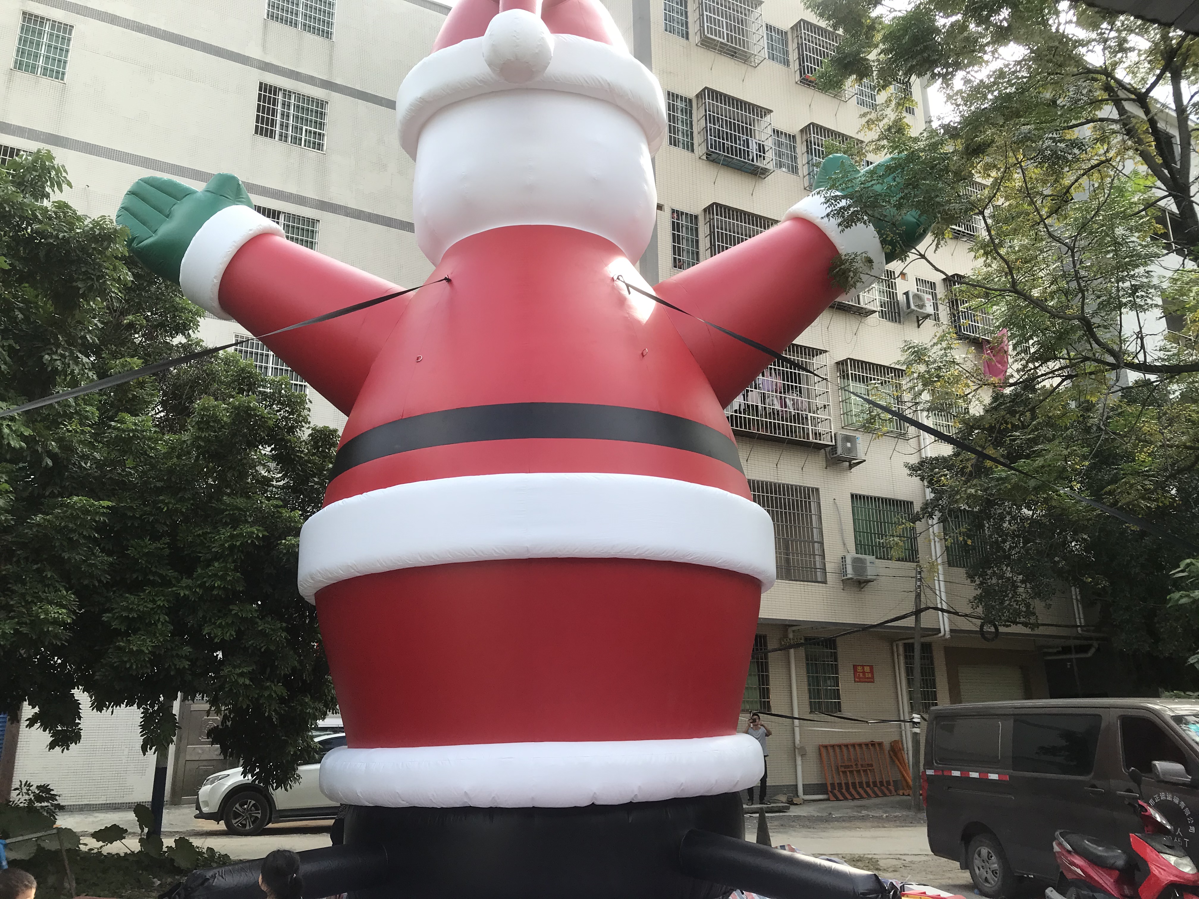 Durable Inflatable Christmas Santa Man Santa Claus Inflatables Cartoons for Xmas Party