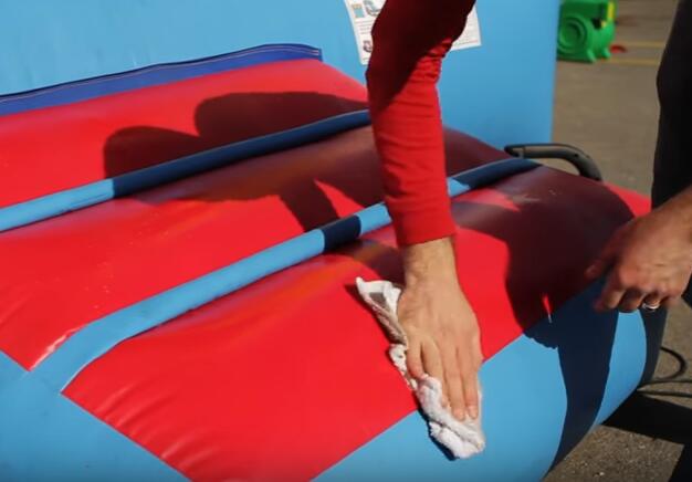 clean inflatable bouncer4.jpg