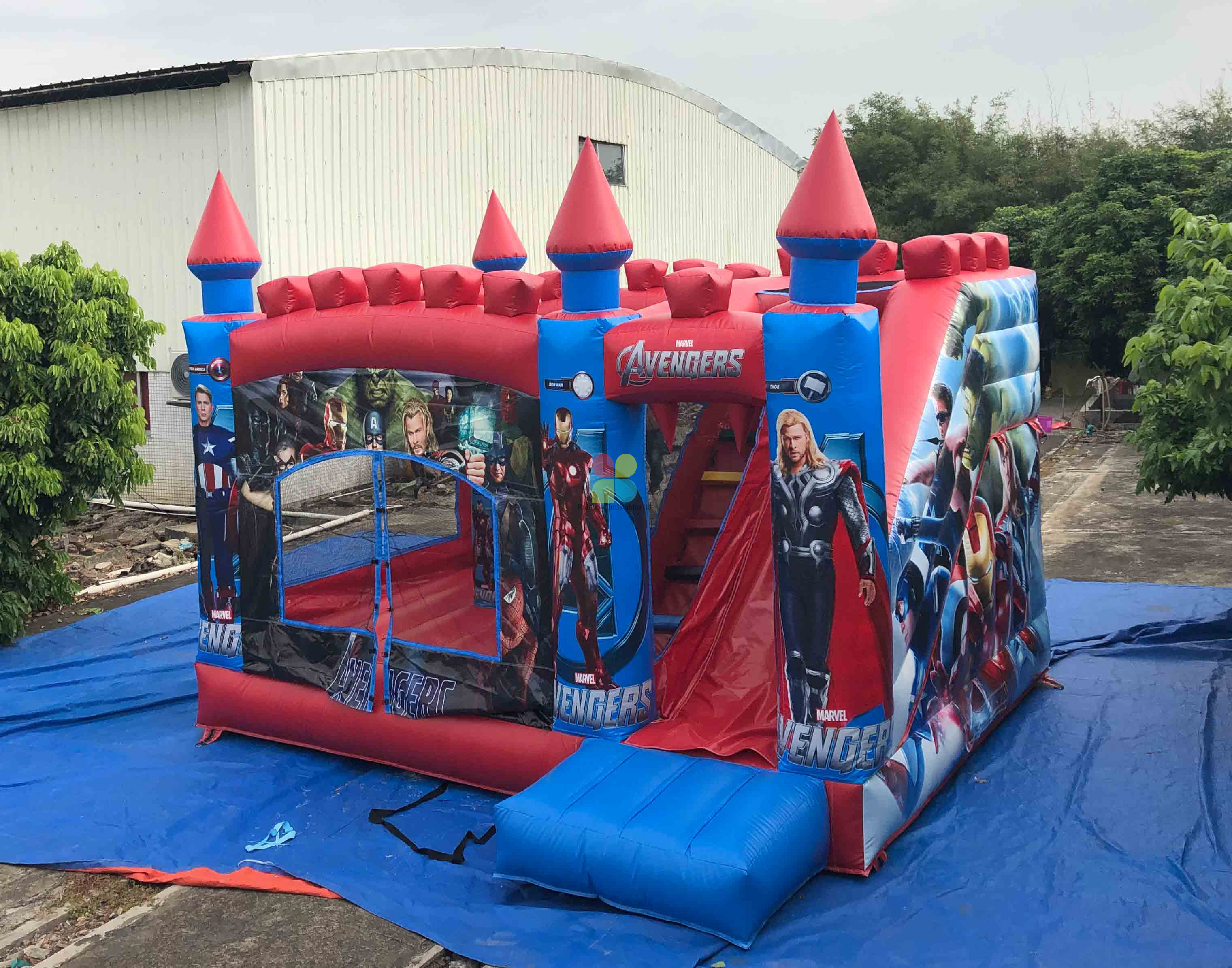 China Cheap Inflatable Avengers Jumping Castle for Rental Hire
