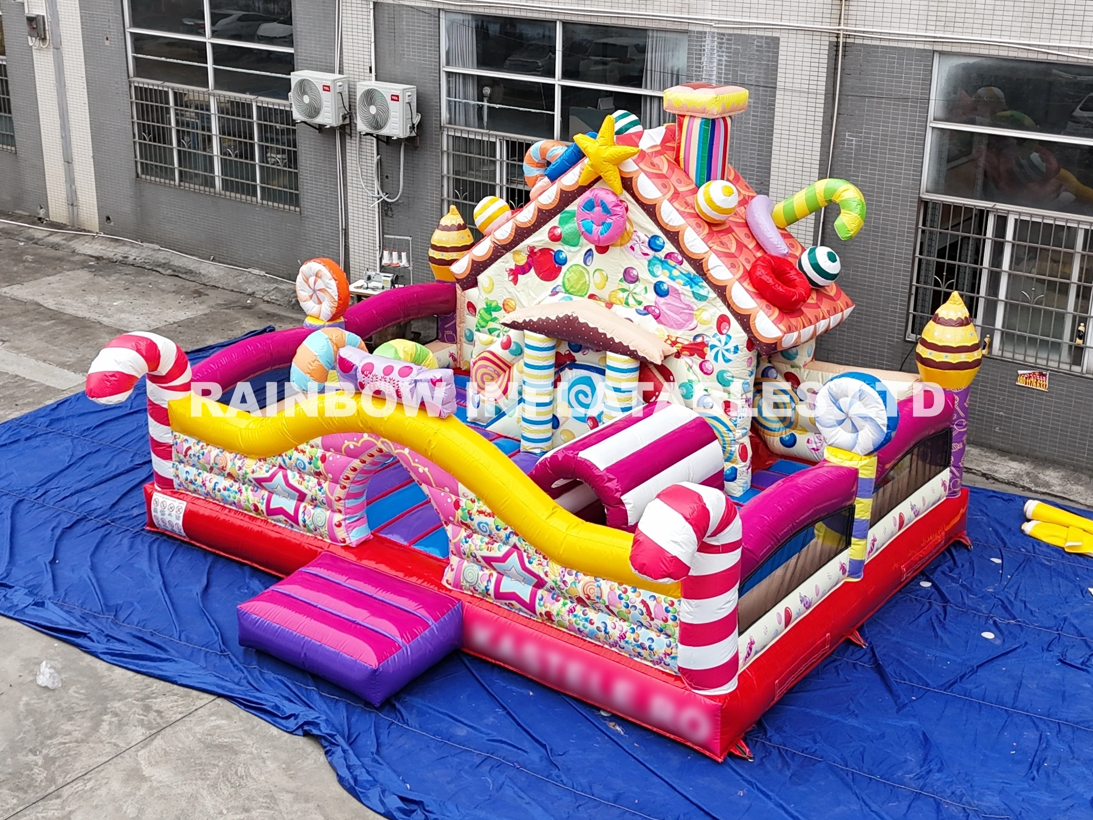 RB01050 Inflatable Candy Playground 7x6xm