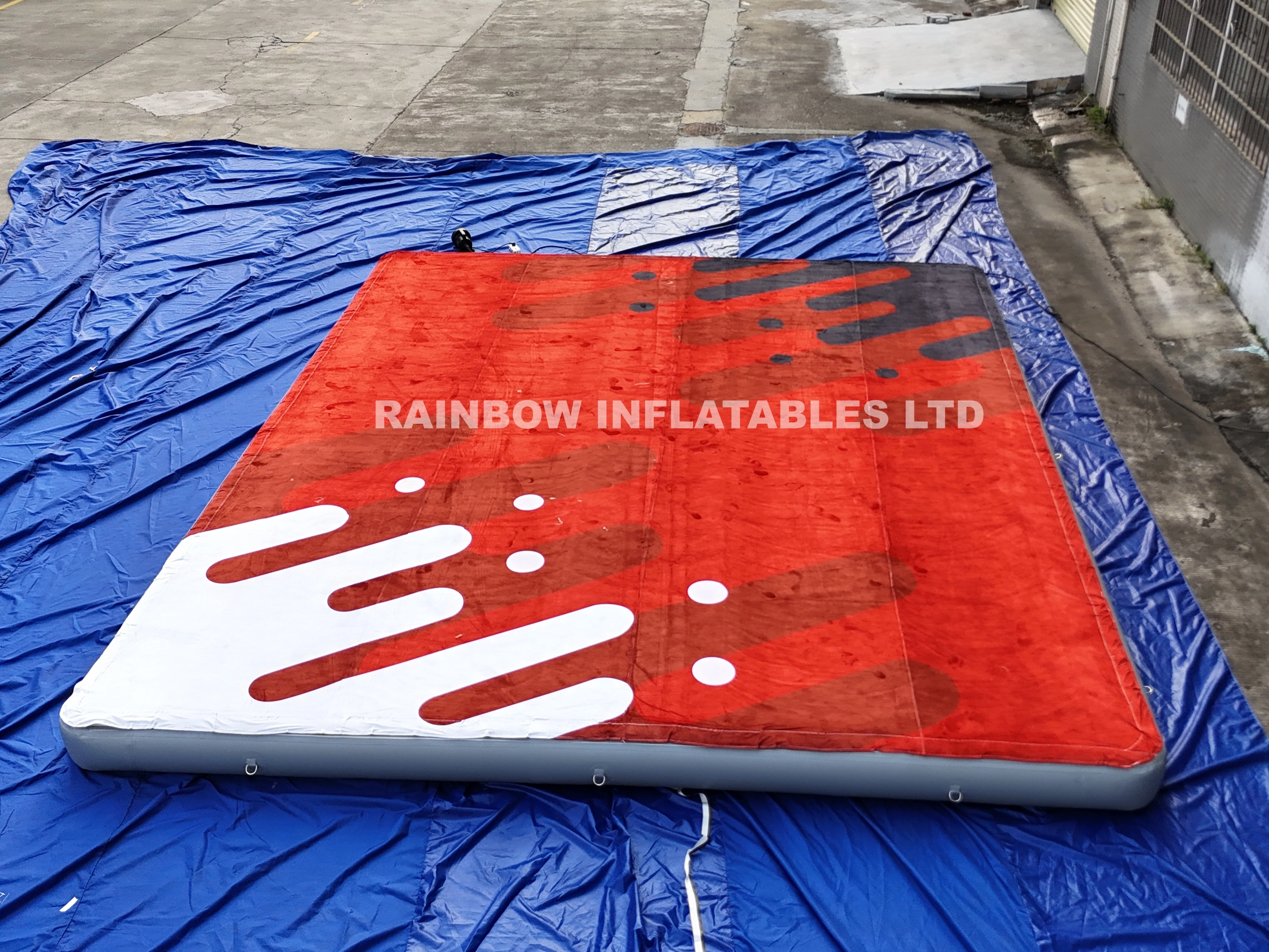 Inflatable drop stitch basketball court