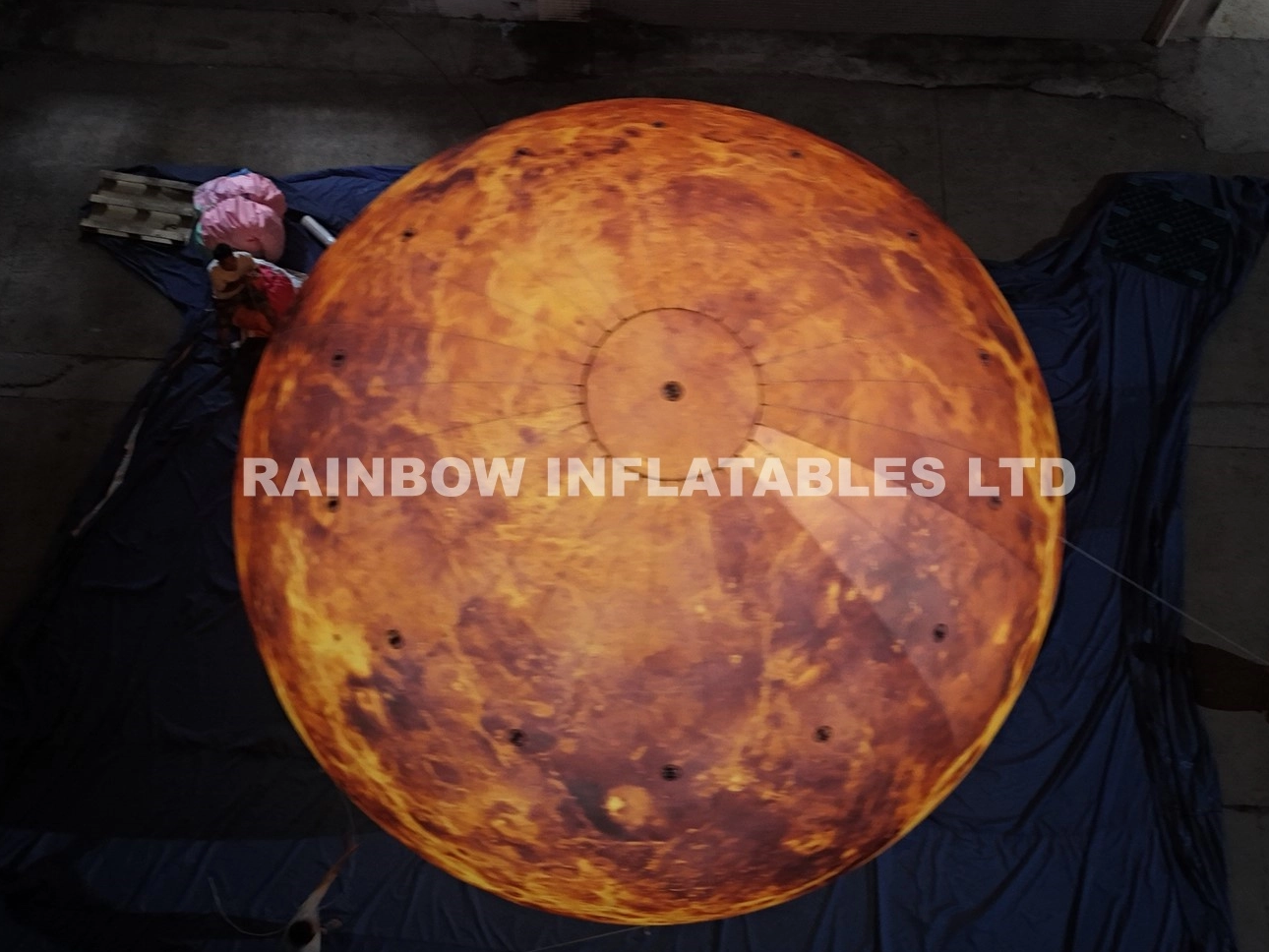 Inflatable Glowing Venus