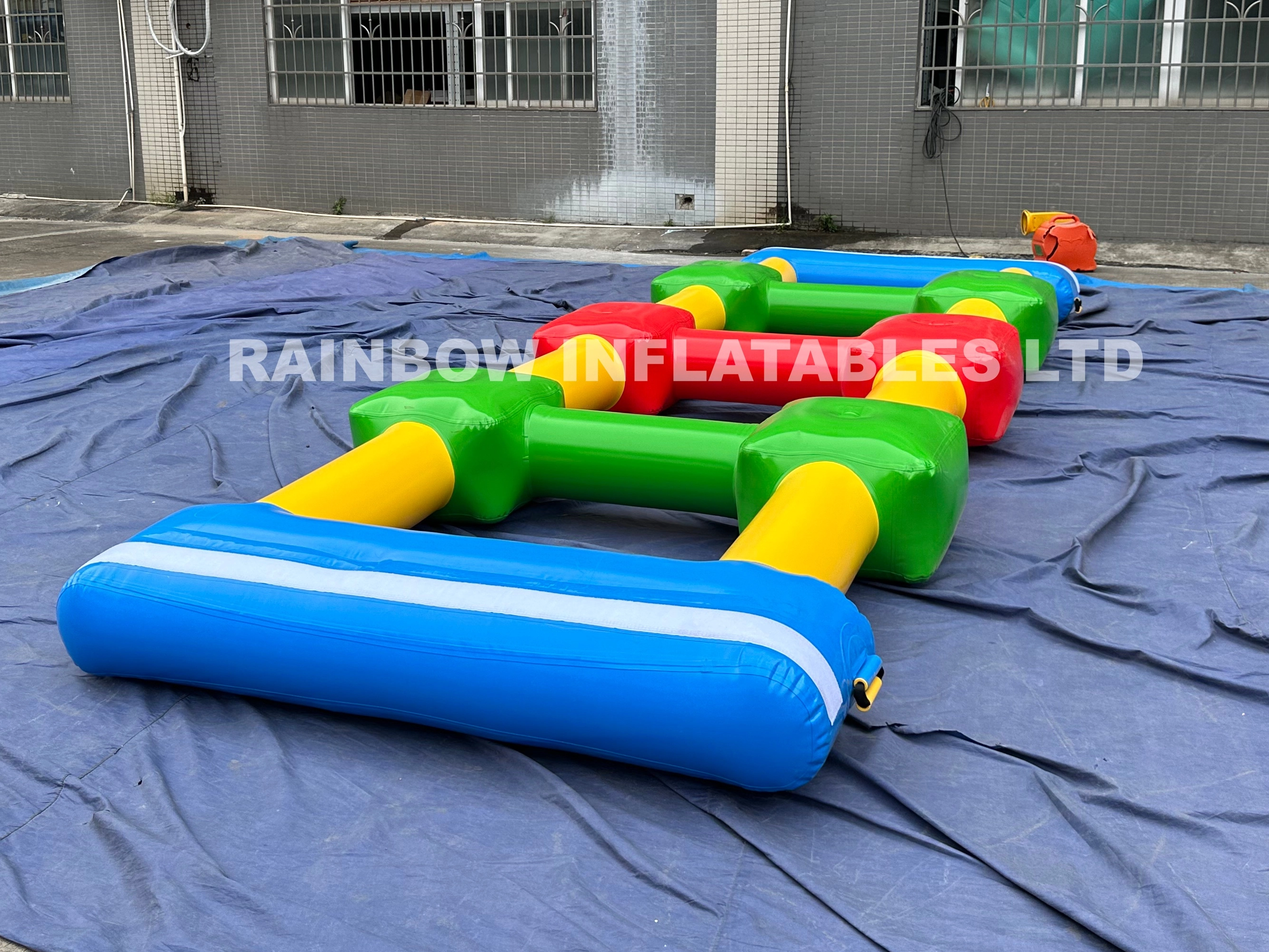 inflatable wiggle brige XL waterplay element