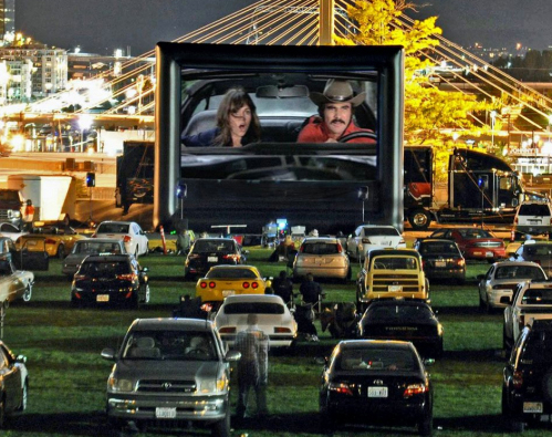 ultimate-outdoor-movies-drive-in-movies