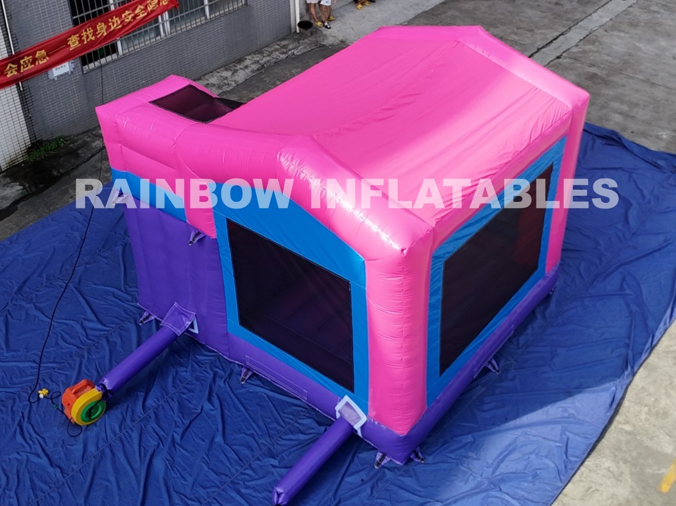  Hot Bounce House Bouncer Castle Inflatable with Slide 