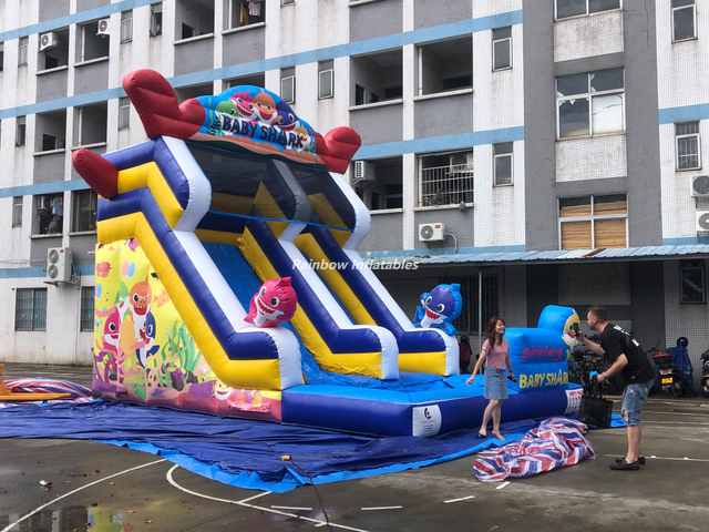 RB8210 inflatable slide