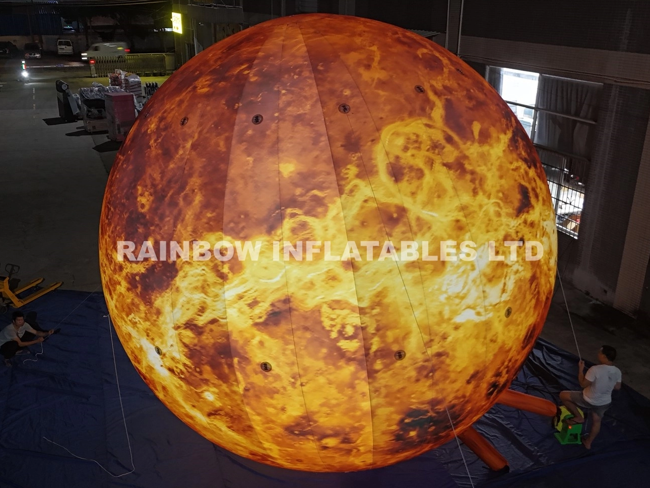 Inflatable Glowing Venus