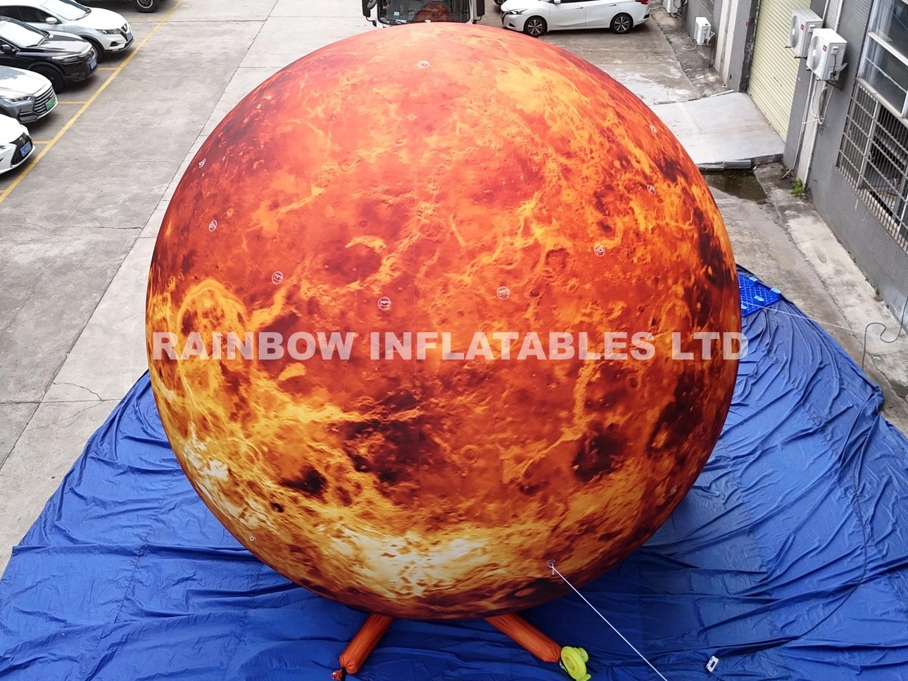 Inflatable Glowing Venus