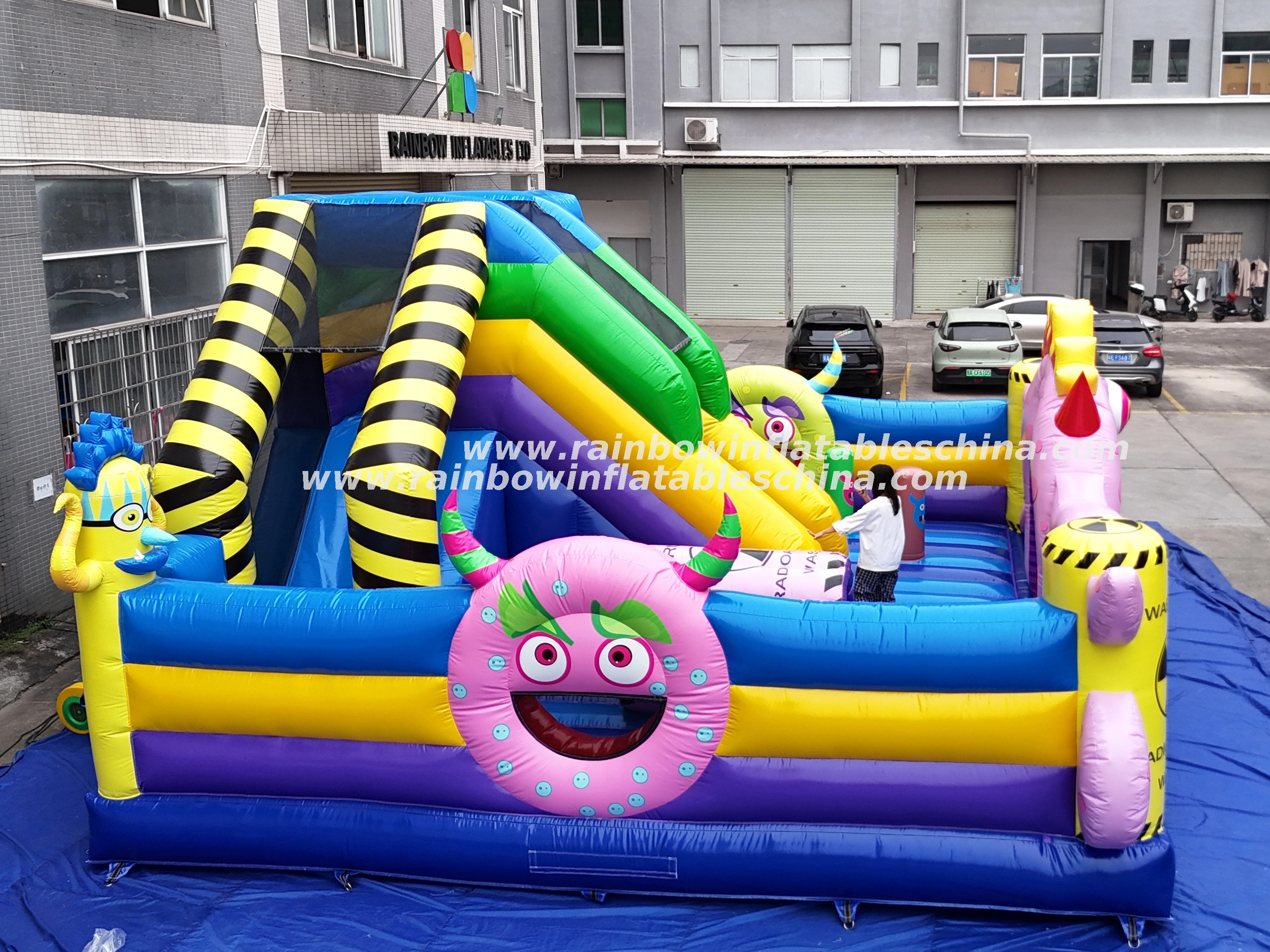 Rainbow New Design of Monster Inflatable Slide Obstacle