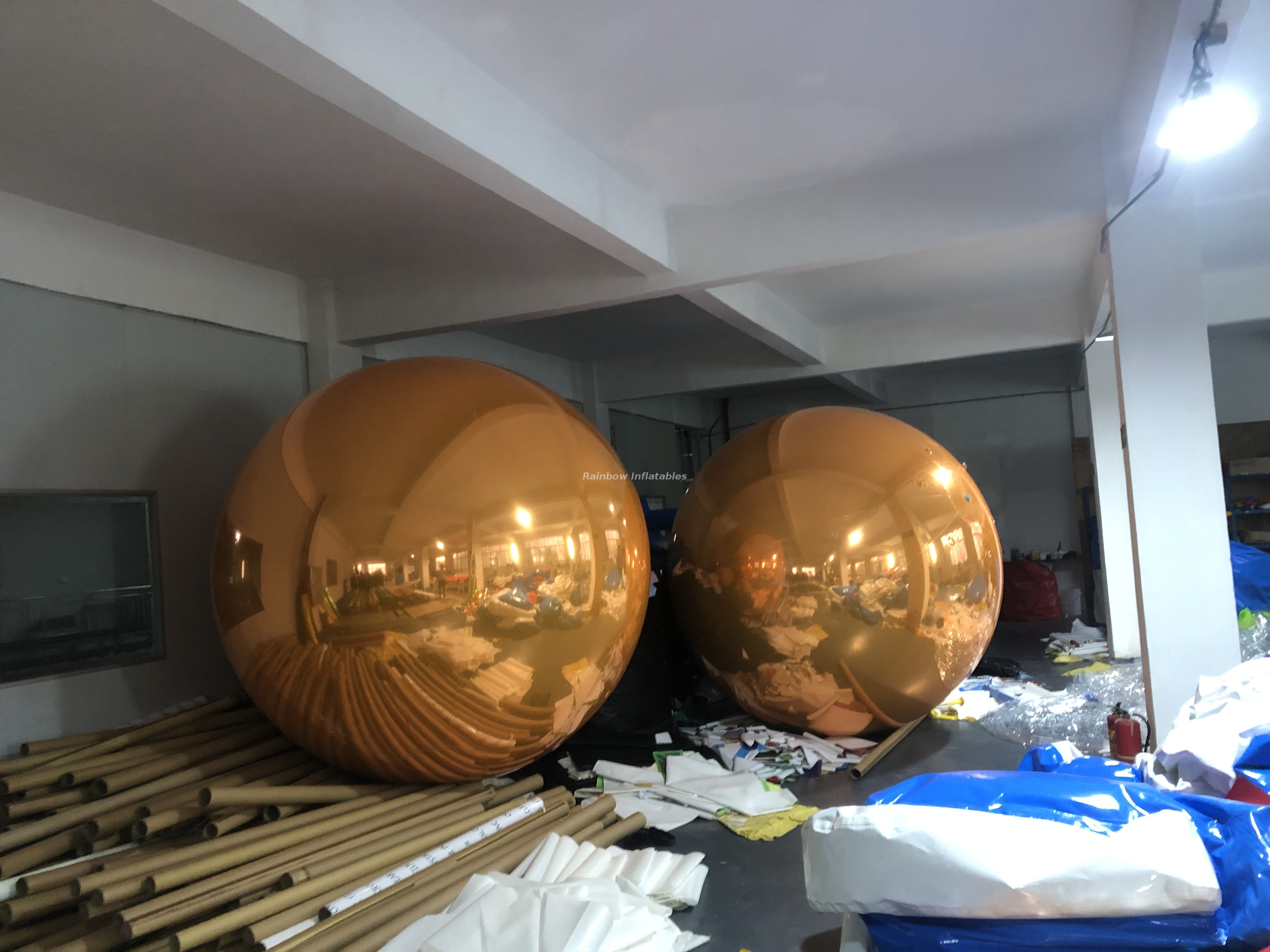 DELUXE INFLATABLE MIRROR BALL/SPHERE KIT