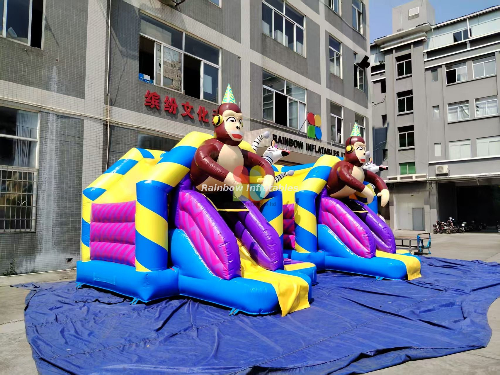 Inflatable animal theme bouncer