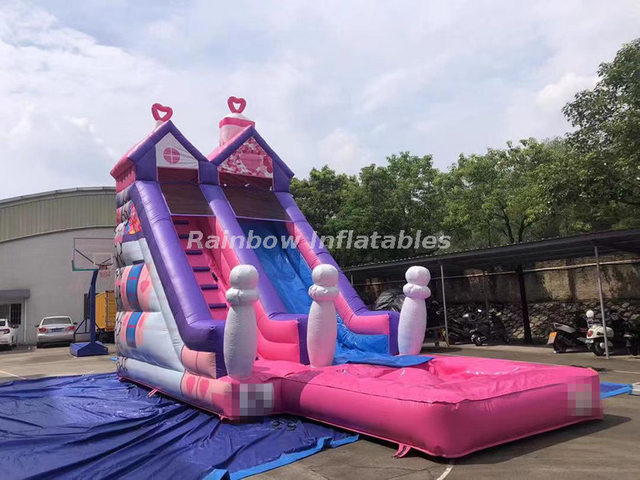 RB8209 9x4x7.5m inflatable slide