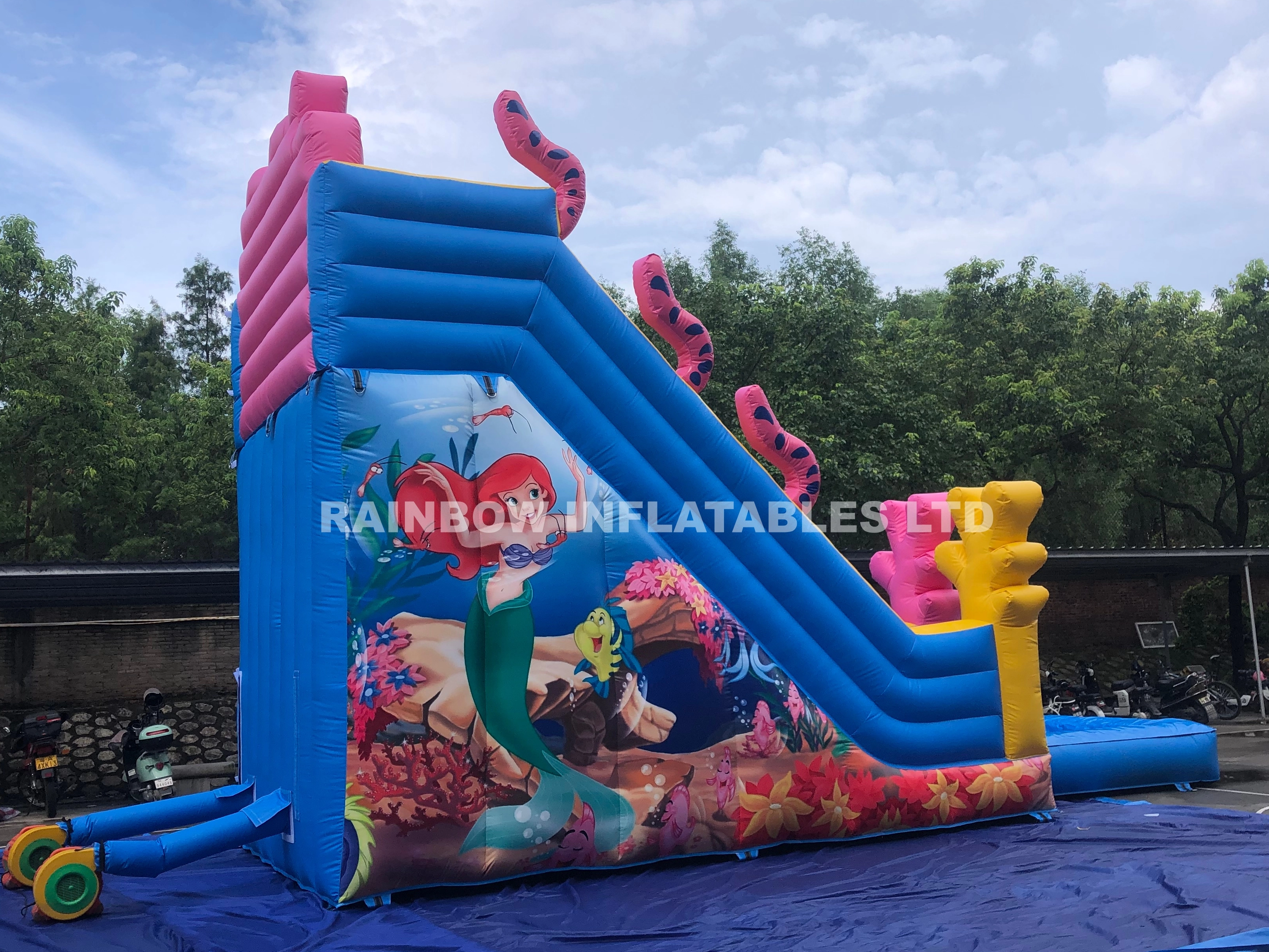 Giant Ocean Inflatable Double Lane Slide with Coral Pillars and Pool