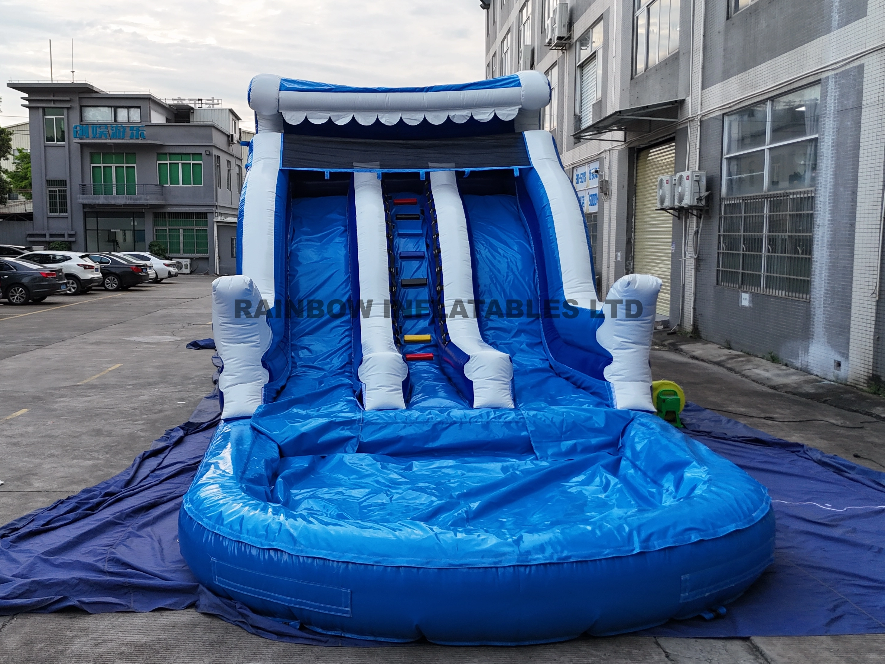 Big Commercial Inflatable Water Slide with Pool for Children