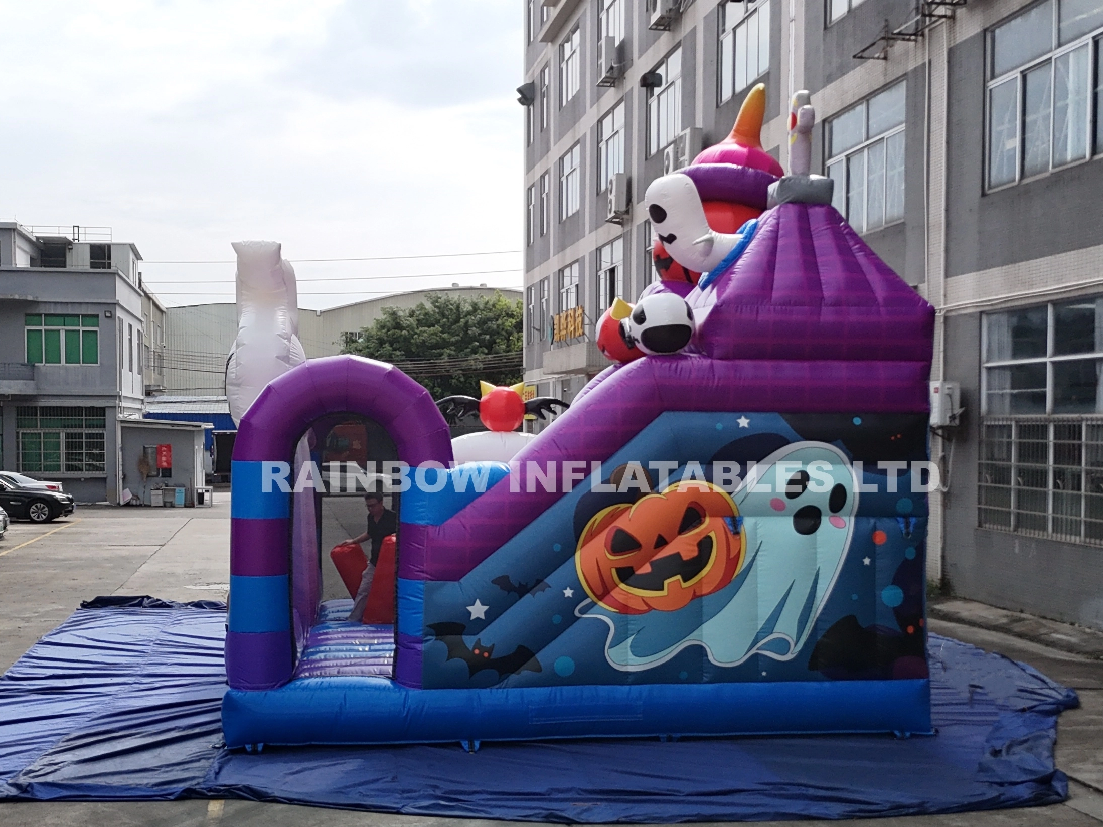 Halloween Theme Commercial Inflatable Bouncy Castle with Skull and Pumpkin Design for Kids Party