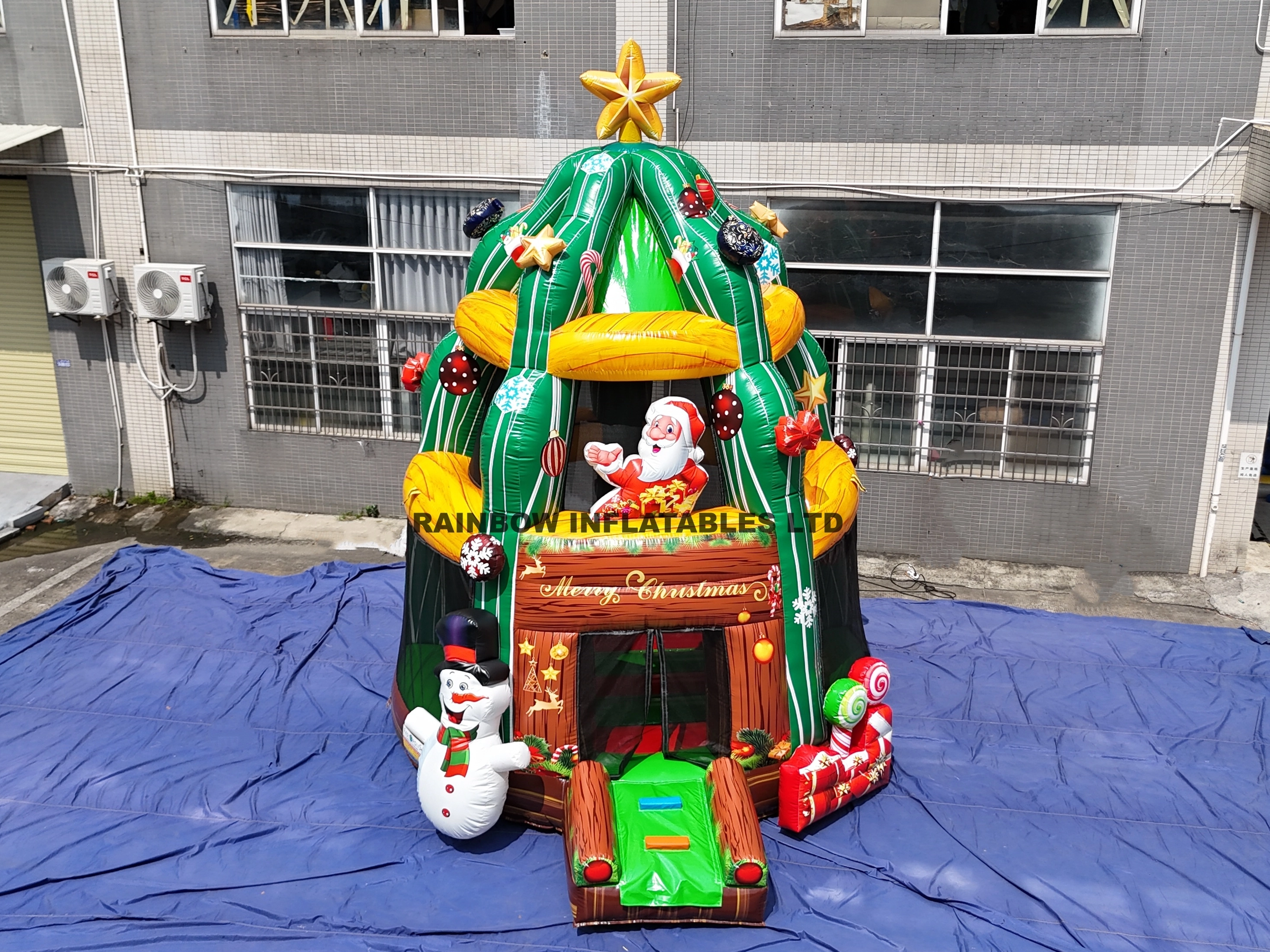 Inflatable Christmas tree trampoline with ball pit for kids