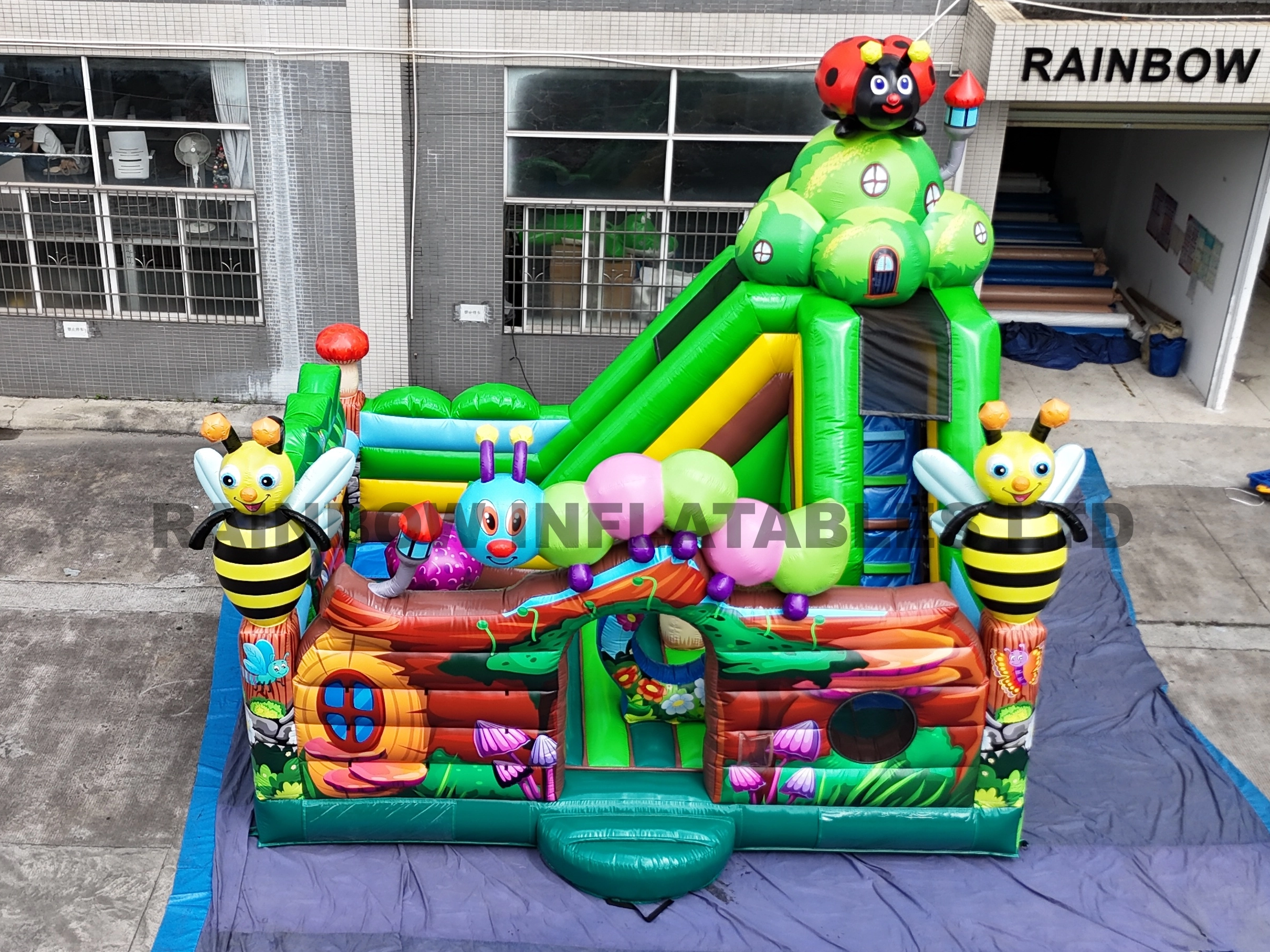 Cheerful Inflatable Insect Combo Castle with Bounce & Slide for Kids' Nature Fun